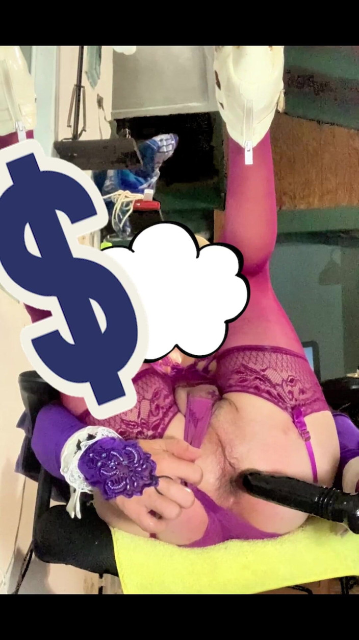 Benito414: Shemale spelen met anaal