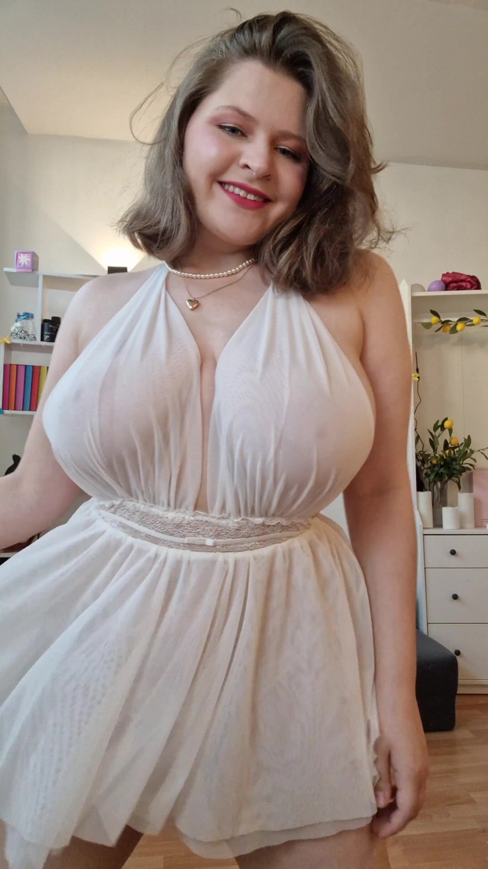 Tina Angel: Kurvige marilyn Monroe tanzt für dich
