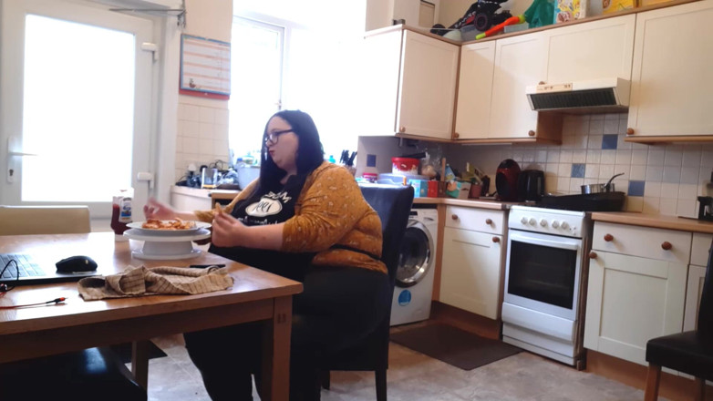 SSBBWLadyBrads: BBW SSBBW fanfiction fantasy eating and body growth