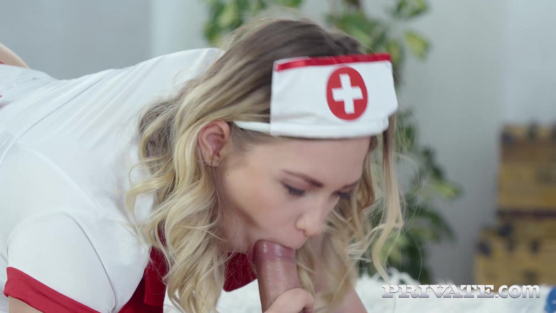 Private.com: Schau zu, wie Selvaggia in ihren sexy krankenschwester-dessous