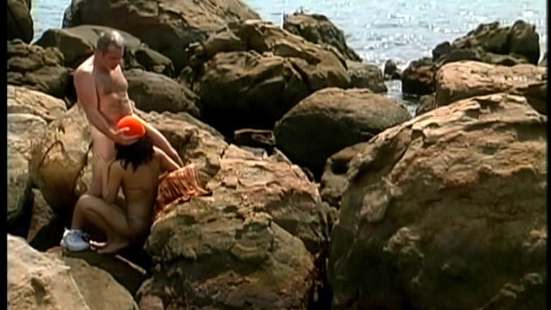 Perv Milfs n Teens: Seksowna dziewczyna z ładną cipką zostaje zerżnięta i bierze twarz na...