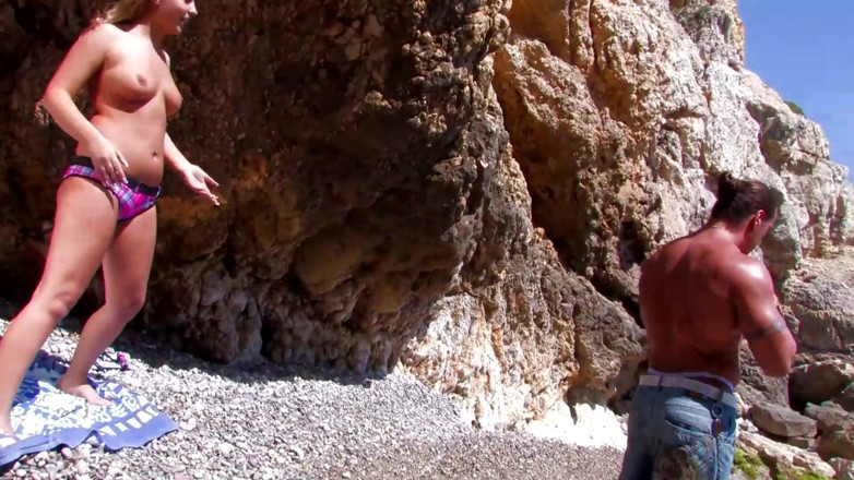 Real Home Made: Big boobs and tattooed guy pussy fucking on the beach