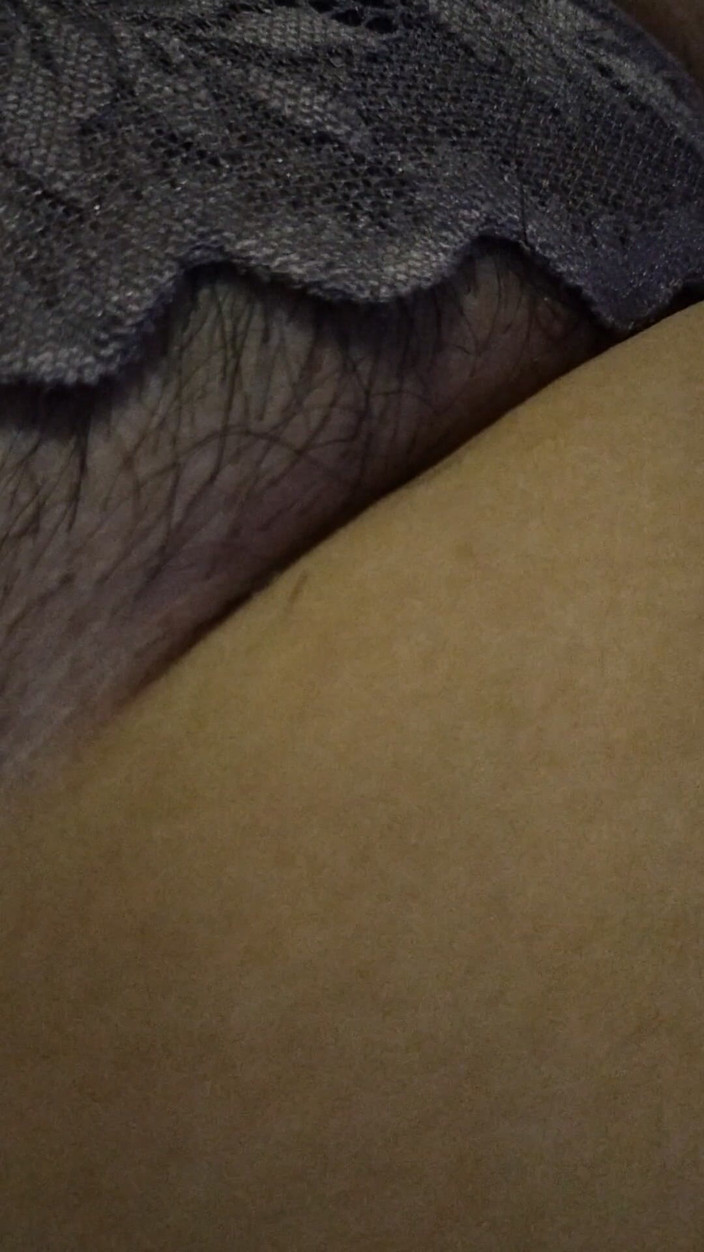 Cancanxxx: Meu padrasto chega em casa e me assiste quando estou...