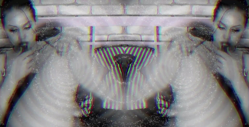 Goddess Misha Goldy: Terus membelai kontol itu bagi saya karena semua bahan kimia...