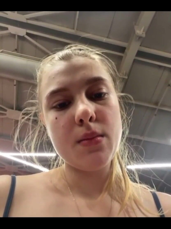 JuiceLussie: Workout with Masturbate in Public