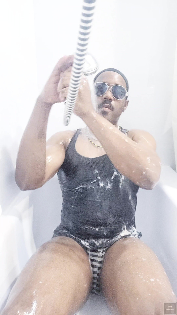 Soft Soleman: Umývám si tělo ve vaně 5