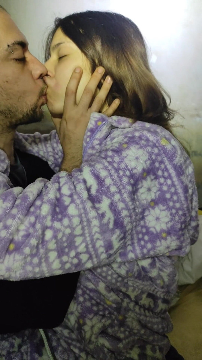 Endemoniados: The horniest and dirtiest kiss on the internet with a...