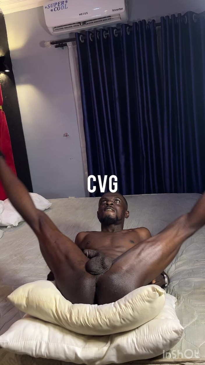 Creamyverseguy2: Si Dia Mengongkek Saya Tanpa Pelincir