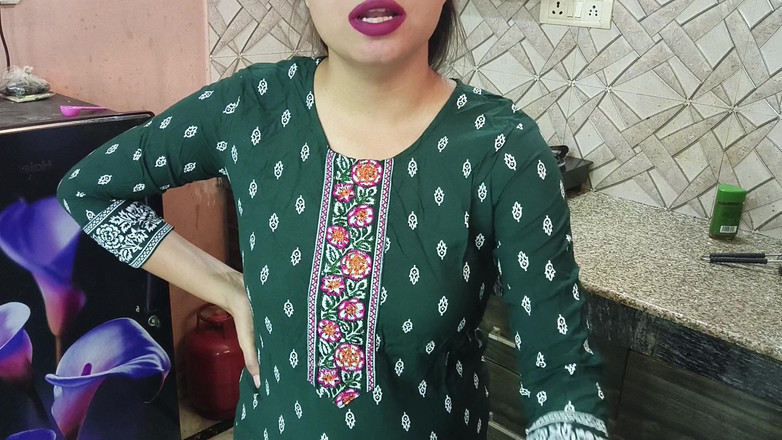 Saarabhabhi6: Mi hermanastro cachondo me folla por toda la casa mientras...