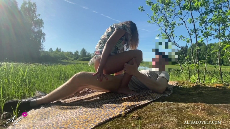Alisa Lovely: Amateur teen girl witn natural tits loves outdoor risky fuck