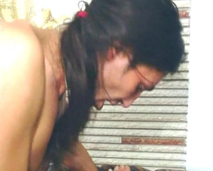 Deutsche Damen: Perfeitas alemãs compartilhando um pau enorme em sexo a três