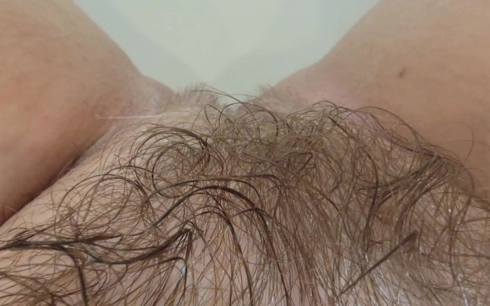 Annabelle Rogers: Tour lồn ướt át đầy lông