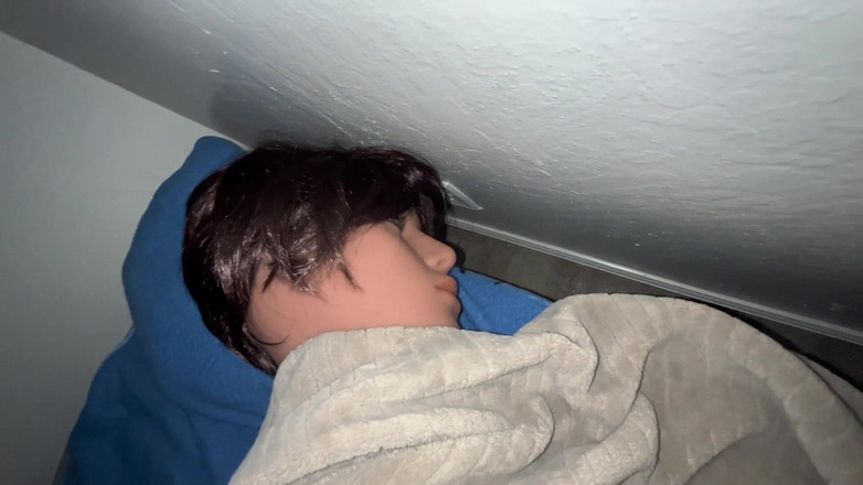 Xooshua (xblue18): मेरे सौतेले पापा रात में मुझे चोदते हैं