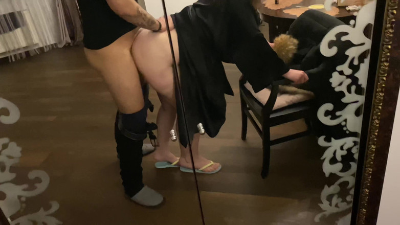 Producer Bear: 爸爸在辛苦了一天后操了我。