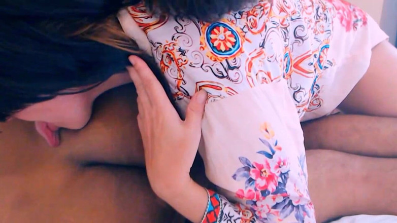 Bolly Karma: Perfeita milf escapa da zona de amigos