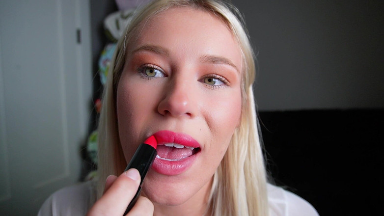 Keeks3005: Besos con lápiz labial rojo