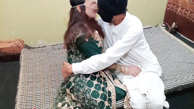 MehwishButt: 친구의 결혼식에 가는 바비