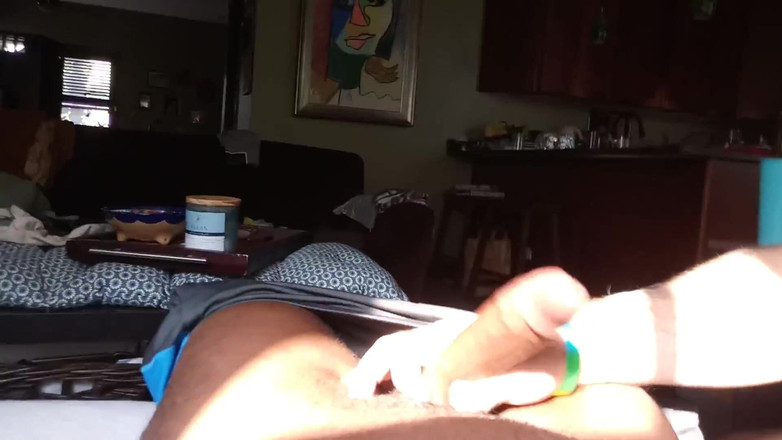 Kennie Jai: Ngocok! Kennie jai lagi asik ngocok kontol beruang