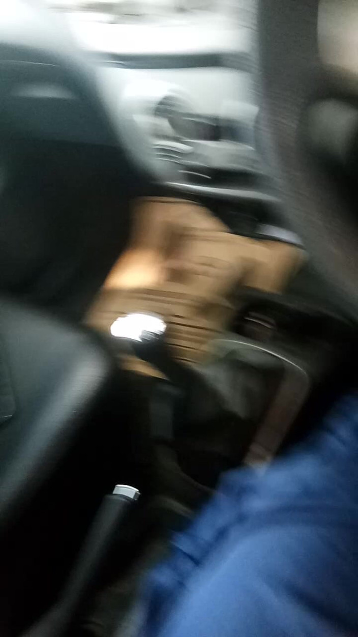 Naomisinka: Азіатський кроссдрессер, сперма в блакитній атласному халаті в машині