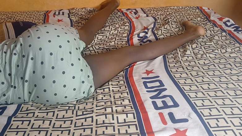 Fridayborn3: Afrykańska pokojówka zerżnięta przez szefa