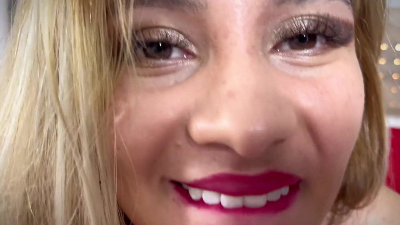 KerentSleen: I Seduce My Stepson While I Try on Lingerie