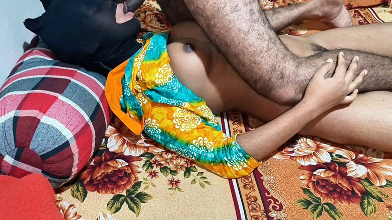 Bithi69gril: 집에 여자를 데려와 그녀의 1부를 따먹어