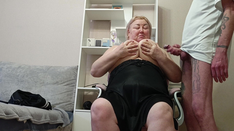 Zona901: Einen schwanz abwichsen, eine nachbarin in ihren mund ficken und...