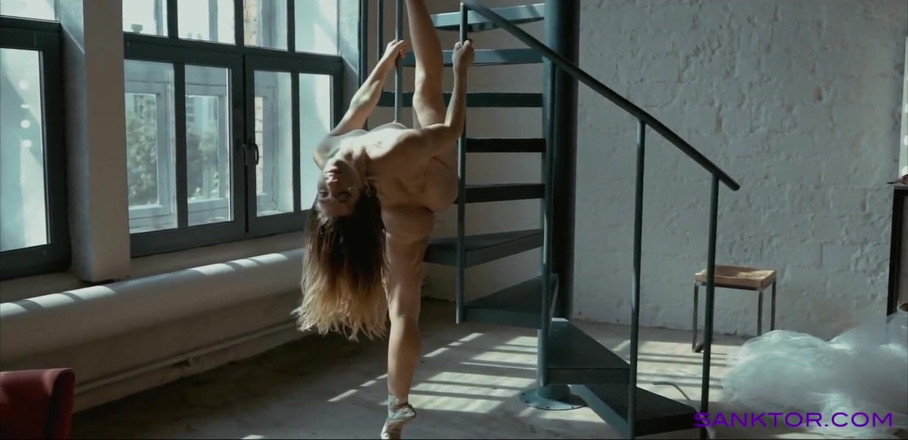 SANKTOR: Naked ballet dancer . Art erotic video.