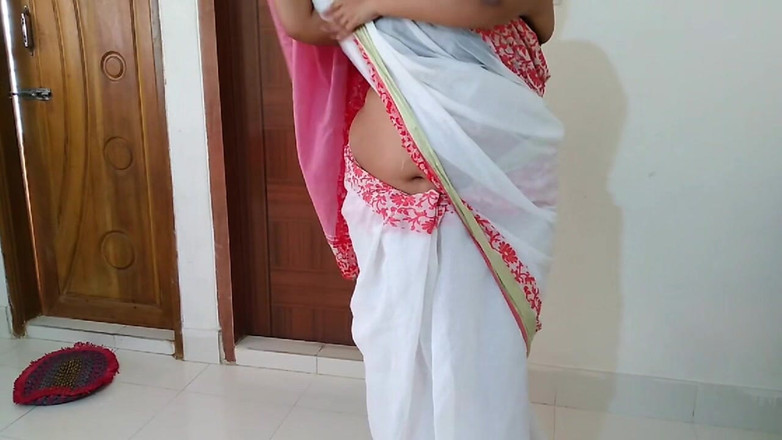 Aria Mia: 다마드 지에게 따먹히는 인도 인도 인도녀