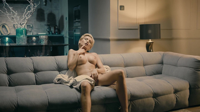 MixedX: Hot babes Amirah and Subil licking and fingering each other