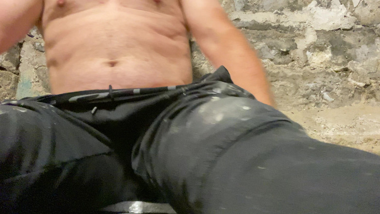 Andrewtatt: Un papa manque de se faire prendre en train de...