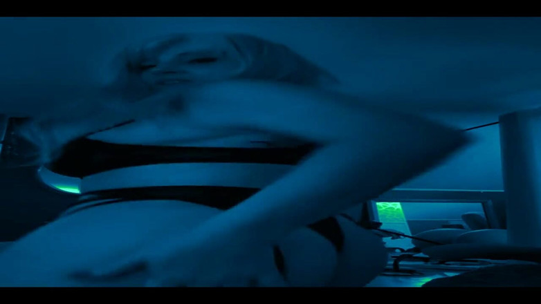 PaintedRose: Sẽ giữ cho chúng tôi cả hai trong tâm trạng.