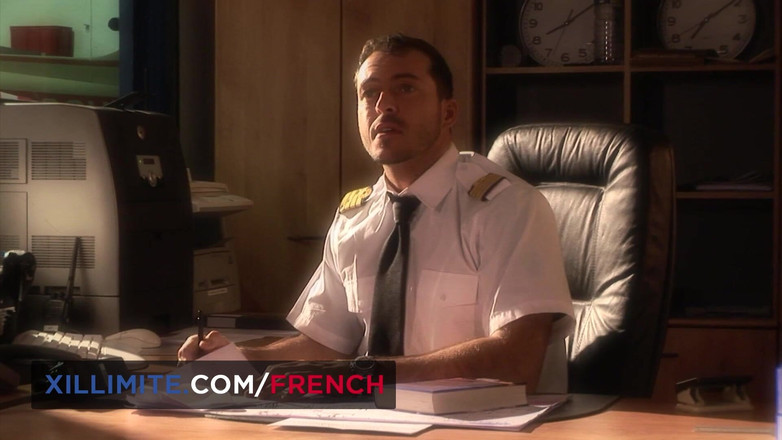 French girls at work: Vierer im Flughafenkabinen-Crewraum