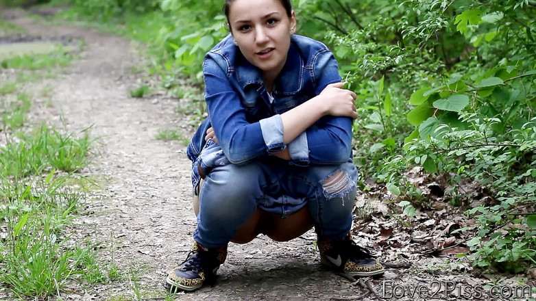 Love 2 Piss: Подтирание с листом