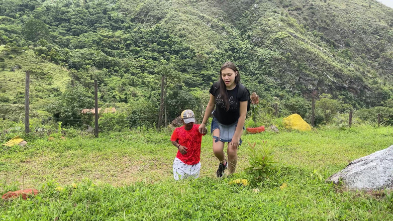 Julianaburning: Vezmu svou bohatou těhotnou přítelkyni na líbánky do kempu a...