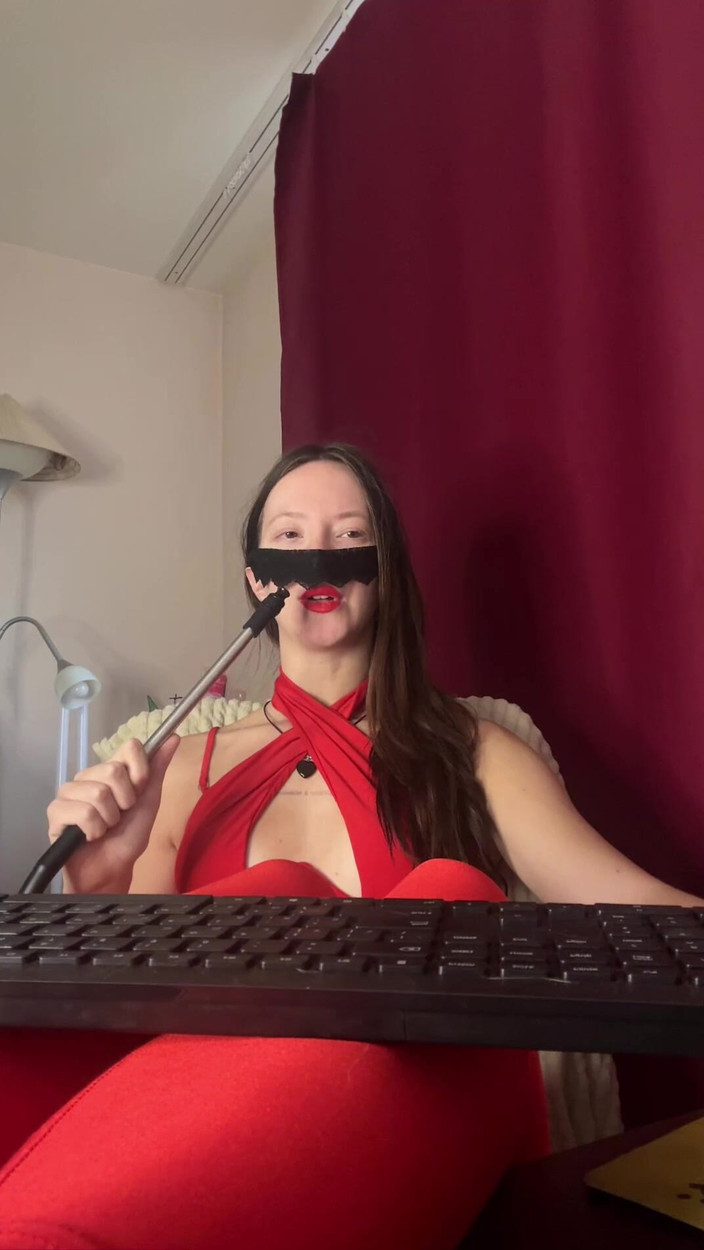 Skinny_lady69: Я сделаю тебя моей сучкой