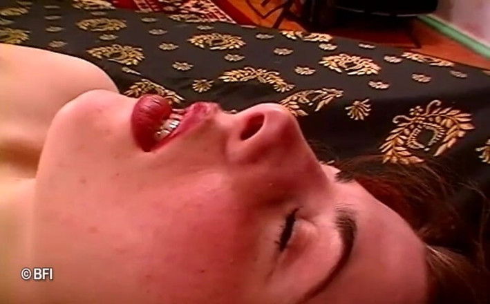 Horny Teenies: 러시아 자위 - Caska