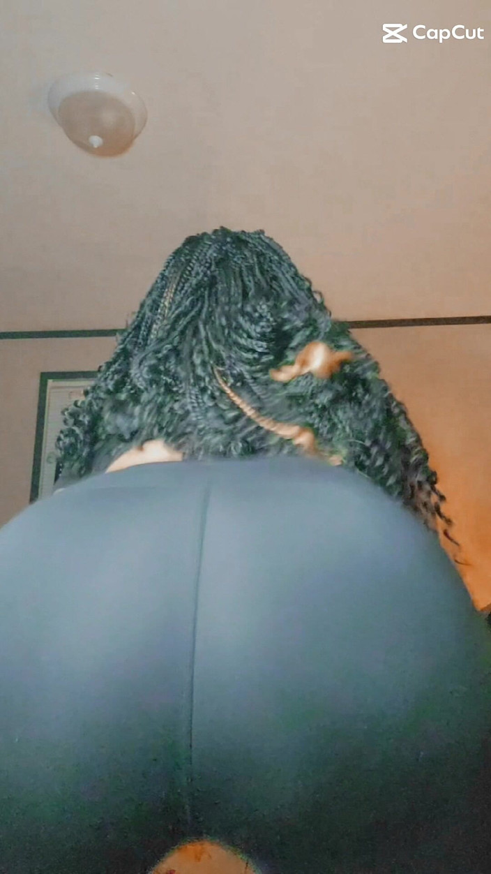 Eva Godiva: Usikan Twerk seksi