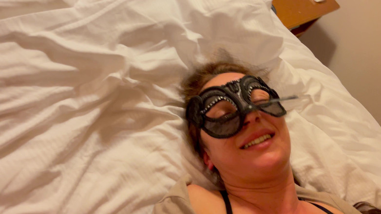 Train2Whore: Une demi-sœur se fait baiser brièvement, Kittislut, orgasme rapide, train2whore -...