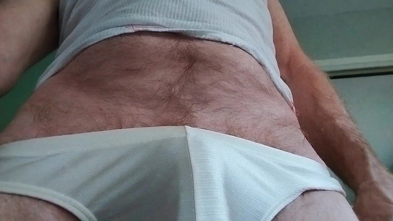 Hairyartist: 내 배다른 아들에게 내 큰 섹스스틱을 준다