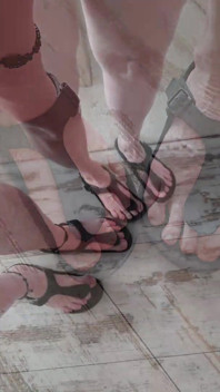 Barefoot Slide Show with a Nylonjunge in Birkenstocks
