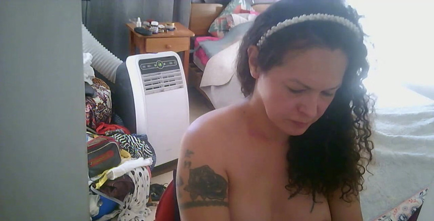 Nikki Montero: Acabo de publicar mis programas de webcam en mi línea...