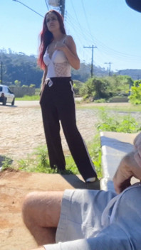 Risky Masturbation with a Stranger at a Bus Stop!