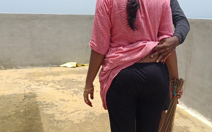 Inba: Mucama de la casa en juego de roles y follando...