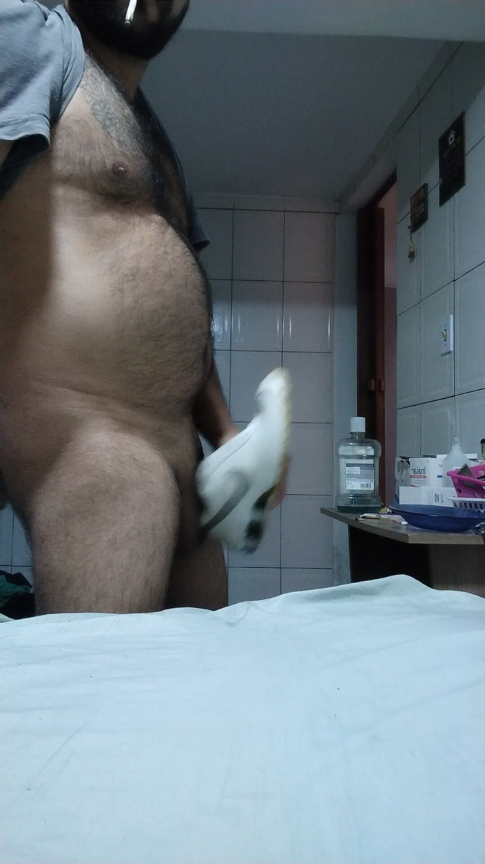 Sneakerfetish_BR: Jouir Dans Les Vieux Nike Shox De Mon Ex-copine.