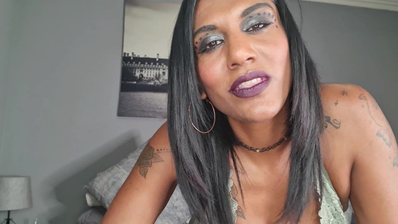 domslutfucker: Inutile troia indiana si umilia, dice porcate sborra in faccia,...