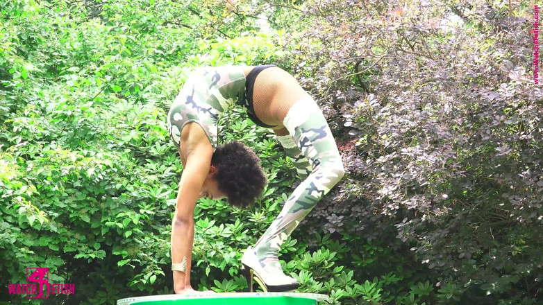 Gymnastic: Acrobatie en plein air