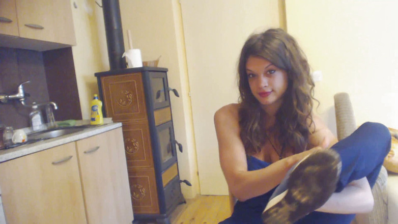 Foot Girls: Teen goddess wants you to clean her dirty sneakers
