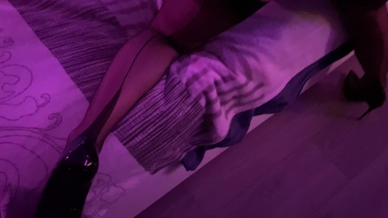 Slowly Tease: (tam) Naylon çoraplı tanrıça üstte biniyor