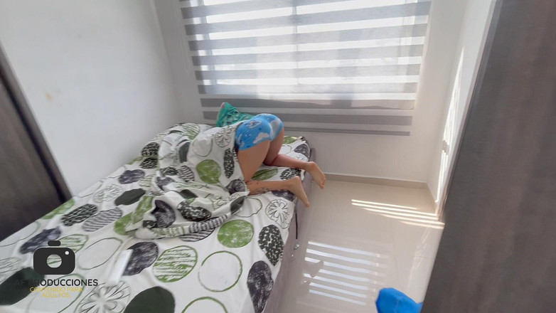 Sara Case: मेरी सुंदर लैटिना सौतेली बहन मेरी प्रेमिका का प्रतिरूपण करके मुझे धोखा देती है ताकि मैं उसे अमीर बना सकूं और उसके अंदर आ सकूं।